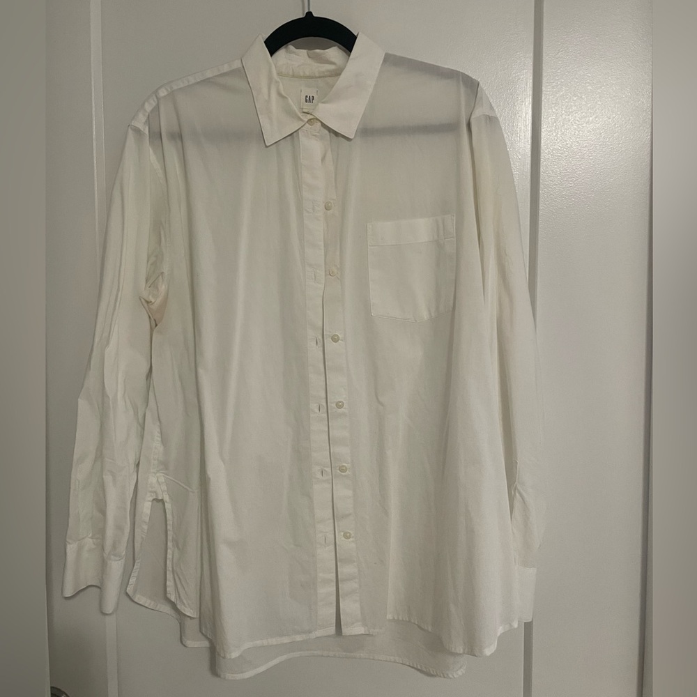 GAP oversized White Shirt with side slits sz large
